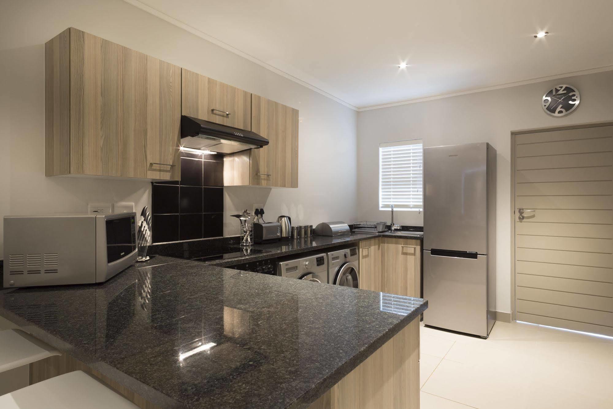 Appartamento C.A.G - Upper East Side Sandton Esterno foto